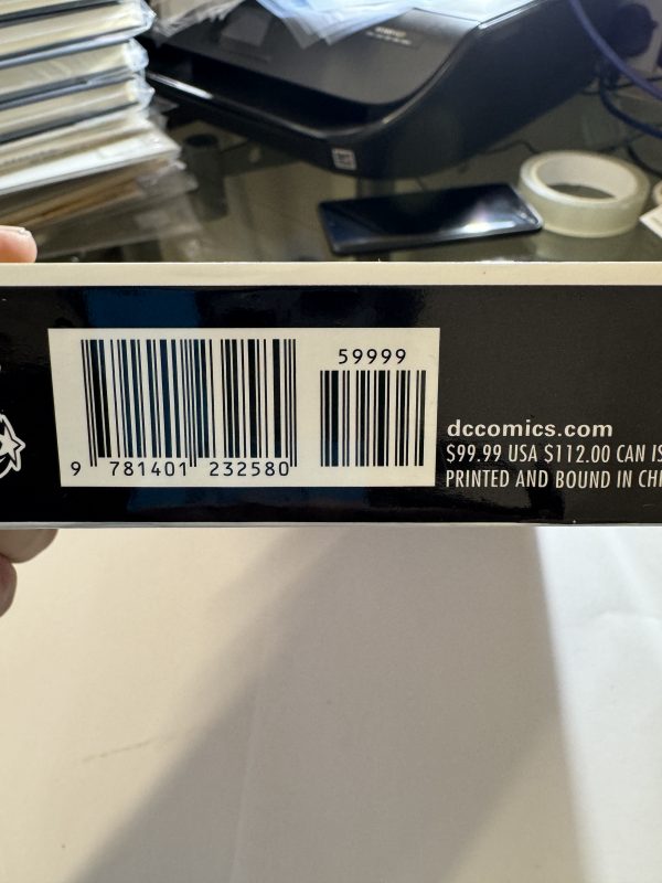ABSOLUTE IDENTITY CRISIS SIGNED BY BRAD MELTZER - Image 3